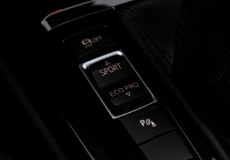 Подержанный автомобиль BMW X1 2017 года (20 фото)