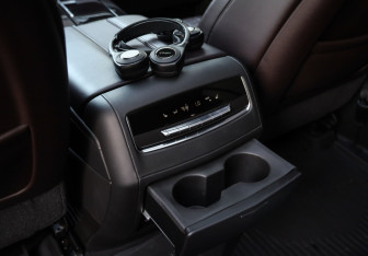 Подержанный автомобиль Cadillac Escalade Suv 2021 года (24 фото)