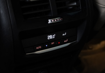 Подержанный автомобиль BMW X4 2019 года (23 фото)