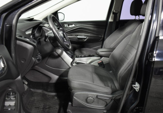 Подержанный автомобиль Ford Kuga 2014 года (10 фото)