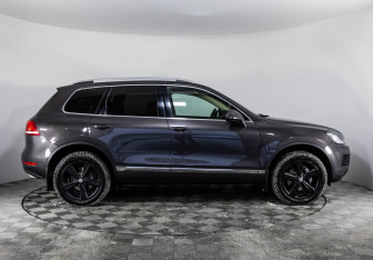 Подержанный автомобиль Volkswagen Touareg 2012 года (4 фото)