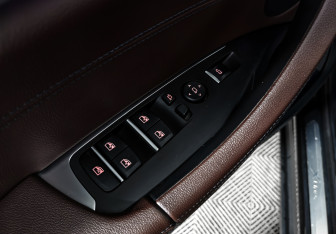 Подержанный автомобиль BMW X3 2018 года (10 фото)