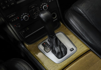 Подержанный автомобиль Volvo XC90 2007 года (14 фото)