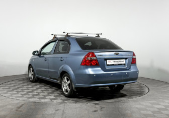 Подержанный автомобиль Chevrolet Aveo Sedan 2007 года (7 фото)