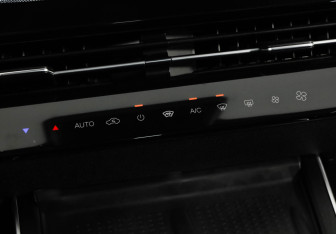 Подержанный автомобиль Omoda C5 2023 года (19 фото)