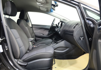 Подержанный автомобиль Kia Cerato Sedan 2018 года (19 фото)