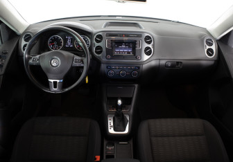 Подержанный автомобиль Volkswagen Tiguan 2015 года (9 фото)