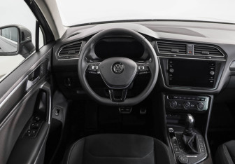 Подержанный автомобиль Volkswagen Tiguan 2017 года (11 фото)