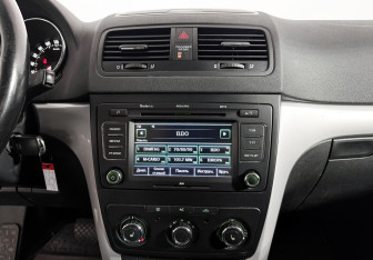 Подержанный автомобиль Skoda Yeti 2012 года (18 фото)