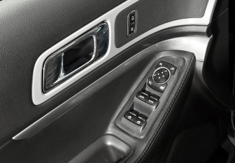Подержанный автомобиль Ford Explorer 2013 года (10 фото)