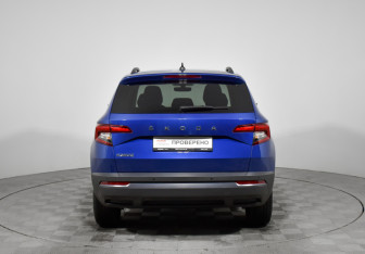Подержанный автомобиль Skoda Karoq 2021 года (6 фото)