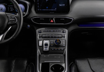 Подержанный автомобиль Hyundai Santa Fe 2021 года (14 фото)