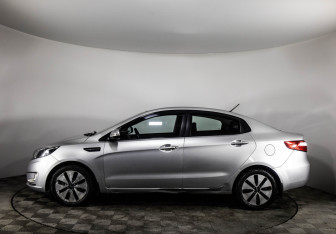 Подержанный автомобиль Kia Rio Sedan 2012 года (8 фото)