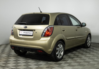 Подержанный автомобиль Kia Rio Hatchback 2011 года (5 фото)