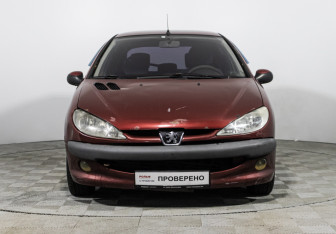 Подержанный автомобиль Peugeot 206 Hatchback 2004 года (2 фото)