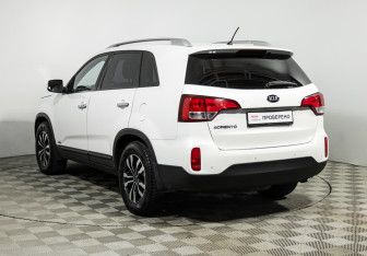 Подержанный автомобиль Kia Sorento 2013 года (7 фото)