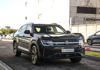 Подержанный автомобиль Volkswagen Teramont 2022 года (5 фото)