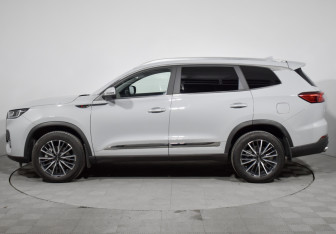 Подержанный автомобиль Chery Tiggo 8 Pro Max 2024 года (8 фото)