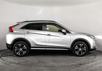 Подержанный автомобиль Mitsubishi Eclipse Cross 2018 года (5 фото)
