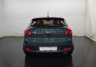 Подержанный автомобиль Kia Ceed Hatchback 2009 года (6 фото)