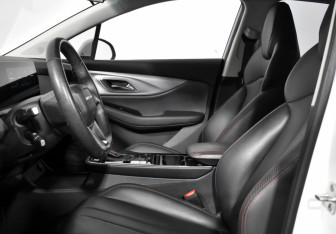 Подержанный автомобиль BAIC U5 Plus 2023 года (11 фото)