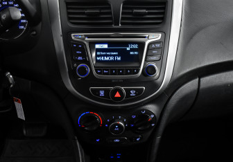 Подержанный автомобиль Hyundai Solaris Sedan 2016 года (16 фото)