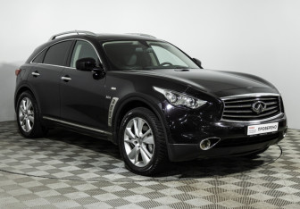 Подержанный автомобиль Infiniti QX70 2013 года (3 фото)
