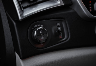 Подержанный автомобиль Cadillac SRX 2012 года (27 фото)