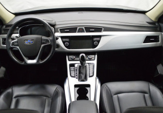 Подержанный автомобиль Geely Atlas 2018 года (14 фото)