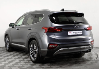Подержанный автомобиль Hyundai Santa Fe 2018 года (8 фото)