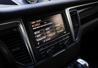 Подержанный автомобиль Porsche Macan 2014 года (18 фото)