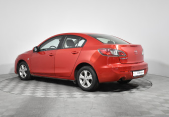 Подержанный автомобиль Mazda 3 Sedan 2011 года (7 фото)