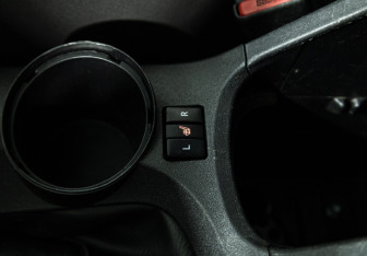 Подержанный автомобиль Toyota Verso 2013 года (17 фото)