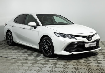 Подержанный автомобиль Toyota Camry Sedan 2018 года (3 фото)