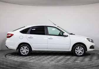 Подержанный автомобиль LADA (ВАЗ) Granta Liftback 2023 года (4 фото)