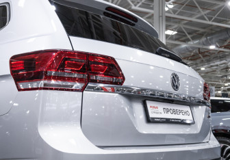 Подержанный автомобиль Volkswagen Teramont 2018 года (9 фото)