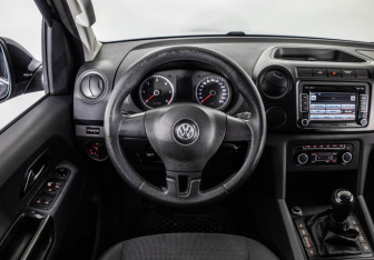 Подержанный автомобиль Volkswagen Amarok 2013 года (10 фото)