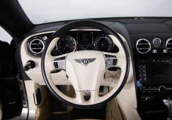 Подержанный автомобиль Bentley Continental GT Coupe 2008 года (11 фото)