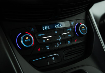 Подержанный автомобиль Ford Kuga 2017 года (15 фото)