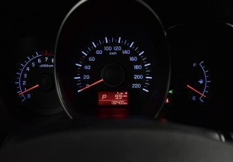 Подержанный автомобиль Kia Rio Hatchback 2017 года (19 фото)