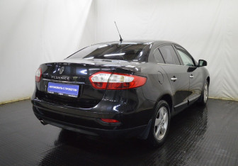 Подержанный автомобиль Renault Fluence 2011 года (5 фото)