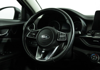 Подержанный автомобиль Kia Cerato Sedan 2020 года (15 фото)