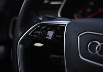 Подержанный автомобиль Audi A6 Sedan 2021 года (14 фото)