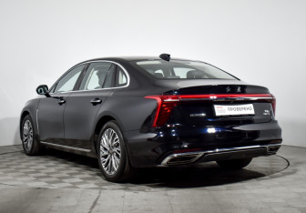 Подержанный автомобиль Hongqi H5 2024 года (8 фото)