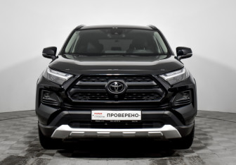 Подержанный автомобиль Toyota RAV4 2024 года (2 фото)