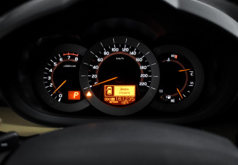 Подержанный автомобиль Toyota RAV4 2011 года (16 фото)