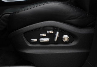 Подержанный автомобиль Porsche Cayenne 2020 года (27 фото)