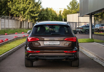 Подержанный автомобиль Audi Q5 2015 года (7 фото)