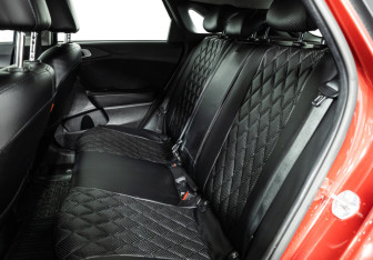 Подержанный автомобиль Kia Ceed Hatchback 2022 года (10 фото)