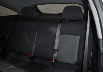 Подержанный автомобиль Opel Astra Hatchback 2010 года (12 фото)